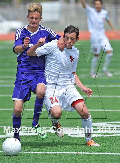 Thumbnail 1 in Liberty vs. Hallsville (UIL 4A Region 2 Semifinal) photogallery.