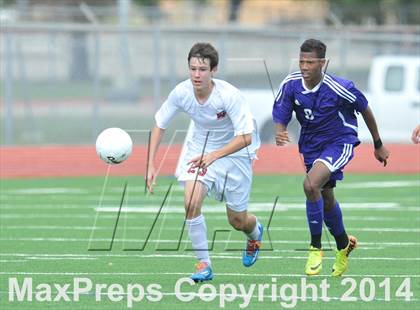 Thumbnail 1 in Liberty vs. Hallsville (UIL 4A Region 2 Semifinal) photogallery.