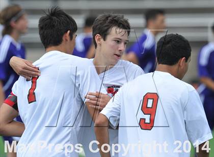 Thumbnail 3 in Liberty vs. Hallsville (UIL 4A Region 2 Semifinal) photogallery.