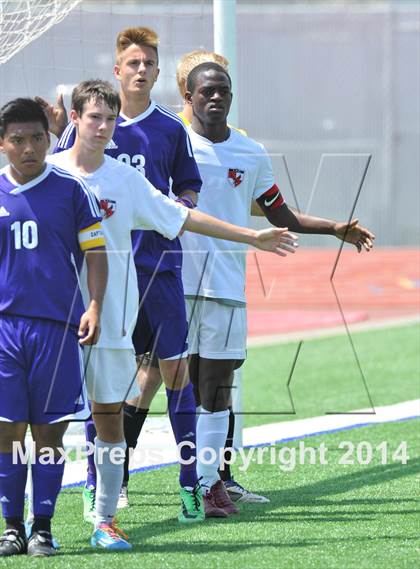 Thumbnail 2 in Liberty vs. Hallsville (UIL 4A Region 2 Semifinal) photogallery.