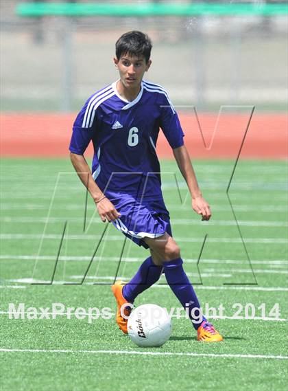 Thumbnail 2 in Liberty vs. Hallsville (UIL 4A Region 2 Semifinal) photogallery.