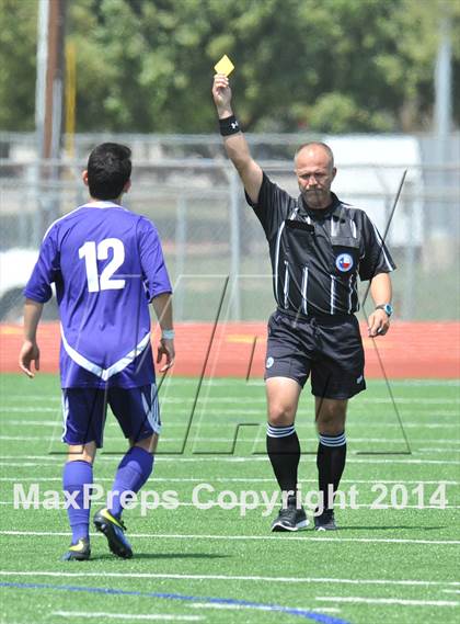 Thumbnail 1 in Liberty vs. Hallsville (UIL 4A Region 2 Semifinal) photogallery.