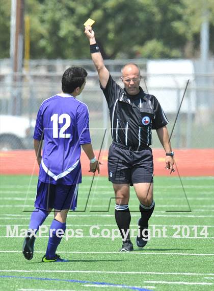 Thumbnail 2 in Liberty vs. Hallsville (UIL 4A Region 2 Semifinal) photogallery.