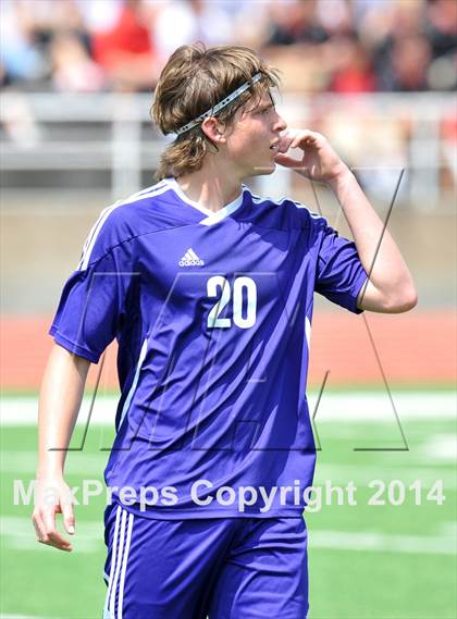 Thumbnail 3 in Liberty vs. Hallsville (UIL 4A Region 2 Semifinal) photogallery.
