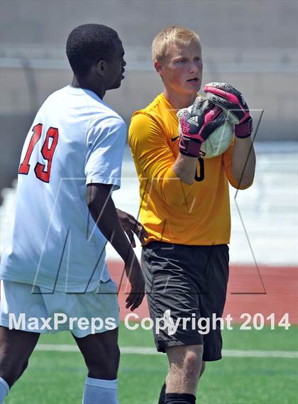 Thumbnail 1 in Liberty vs. Hallsville (UIL 4A Region 2 Semifinal) photogallery.