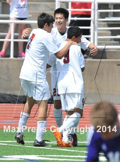 Thumbnail 3 in Liberty vs. Hallsville (UIL 4A Region 2 Semifinal) photogallery.