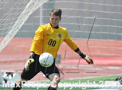 Thumbnail 3 in Liberty vs. Hallsville (UIL 4A Region 2 Semifinal) photogallery.