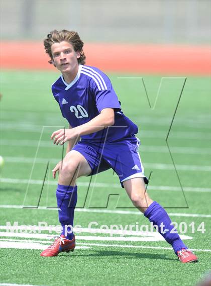 Thumbnail 3 in Liberty vs. Hallsville (UIL 4A Region 2 Semifinal) photogallery.