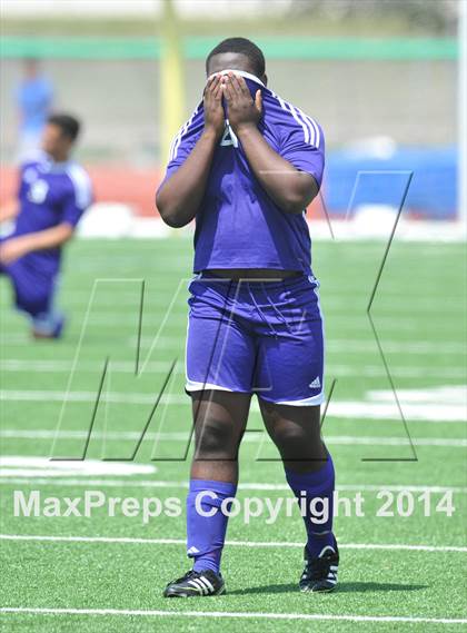 Thumbnail 3 in Liberty vs. Hallsville (UIL 4A Region 2 Semifinal) photogallery.