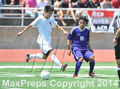 Thumbnail 3 in Liberty vs. Hallsville (UIL 4A Region 2 Semifinal) photogallery.