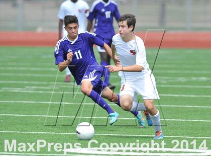 Thumbnail 1 in Liberty vs. Hallsville (UIL 4A Region 2 Semifinal) photogallery.