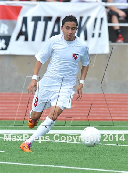 Thumbnail 3 in Liberty vs. Hallsville (UIL 4A Region 2 Semifinal) photogallery.