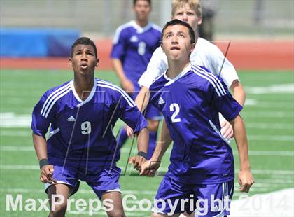 Thumbnail 1 in Liberty vs. Hallsville (UIL 4A Region 2 Semifinal) photogallery.