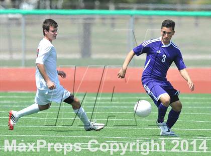 Thumbnail 3 in Liberty vs. Hallsville (UIL 4A Region 2 Semifinal) photogallery.