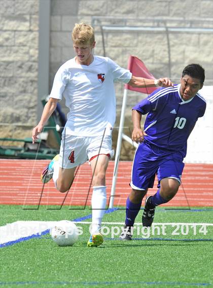 Thumbnail 1 in Liberty vs. Hallsville (UIL 4A Region 2 Semifinal) photogallery.