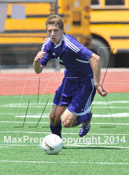 Thumbnail 1 in Liberty vs. Hallsville (UIL 4A Region 2 Semifinal) photogallery.