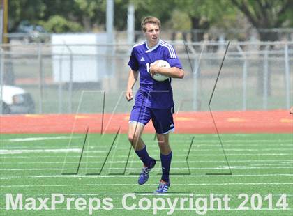 Thumbnail 2 in Liberty vs. Hallsville (UIL 4A Region 2 Semifinal) photogallery.
