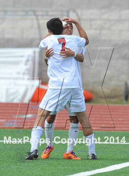 Thumbnail 3 in Liberty vs. Hallsville (UIL 4A Region 2 Semifinal) photogallery.