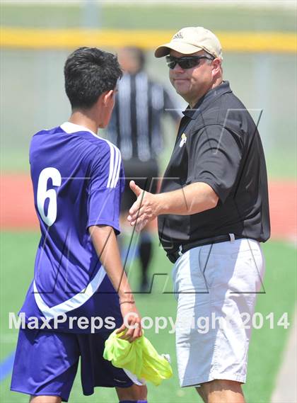 Thumbnail 2 in Liberty vs. Hallsville (UIL 4A Region 2 Semifinal) photogallery.