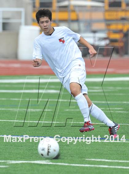 Thumbnail 3 in Liberty vs. Hallsville (UIL 4A Region 2 Semifinal) photogallery.