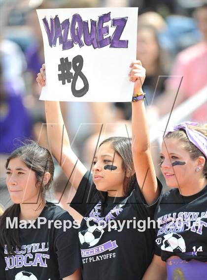 Thumbnail 3 in Liberty vs. Hallsville (UIL 4A Region 2 Semifinal) photogallery.