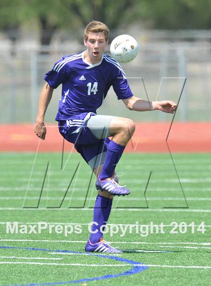 Thumbnail 3 in Liberty vs. Hallsville (UIL 4A Region 2 Semifinal) photogallery.