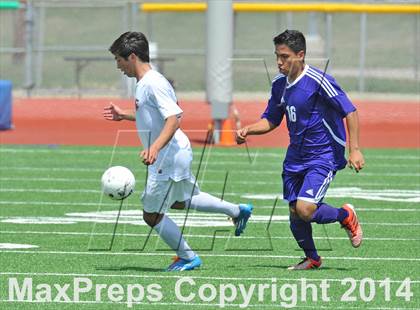 Thumbnail 1 in Liberty vs. Hallsville (UIL 4A Region 2 Semifinal) photogallery.