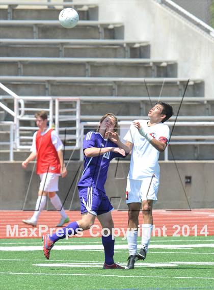Thumbnail 3 in Liberty vs. Hallsville (UIL 4A Region 2 Semifinal) photogallery.
