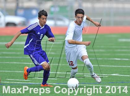 Thumbnail 1 in Liberty vs. Hallsville (UIL 4A Region 2 Semifinal) photogallery.