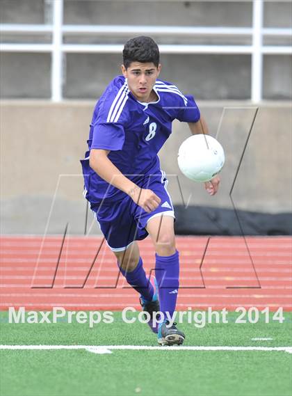 Thumbnail 3 in Liberty vs. Hallsville (UIL 4A Region 2 Semifinal) photogallery.