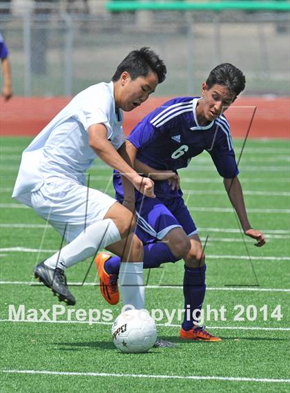 Thumbnail 3 in Liberty vs. Hallsville (UIL 4A Region 2 Semifinal) photogallery.