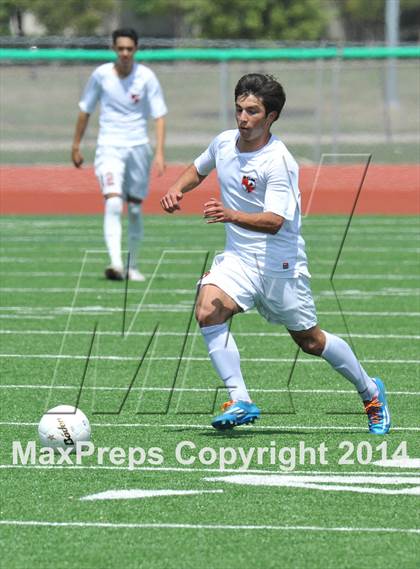 Thumbnail 3 in Liberty vs. Hallsville (UIL 4A Region 2 Semifinal) photogallery.