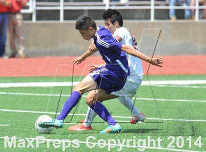 Thumbnail 2 in Liberty vs. Hallsville (UIL 4A Region 2 Semifinal) photogallery.