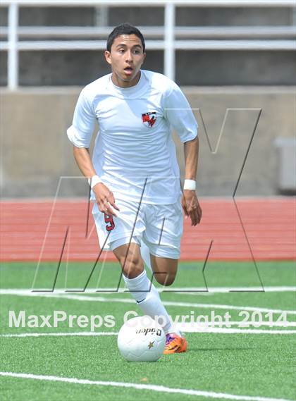 Thumbnail 3 in Liberty vs. Hallsville (UIL 4A Region 2 Semifinal) photogallery.
