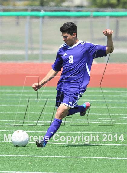 Thumbnail 3 in Liberty vs. Hallsville (UIL 4A Region 2 Semifinal) photogallery.