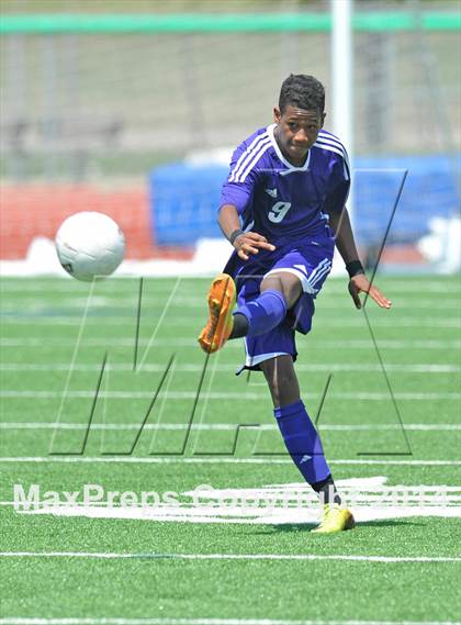 Thumbnail 1 in Liberty vs. Hallsville (UIL 4A Region 2 Semifinal) photogallery.