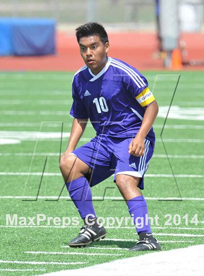 Thumbnail 1 in Liberty vs. Hallsville (UIL 4A Region 2 Semifinal) photogallery.