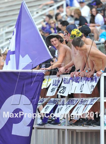 Thumbnail 3 in Liberty vs. Hallsville (UIL 4A Region 2 Semifinal) photogallery.