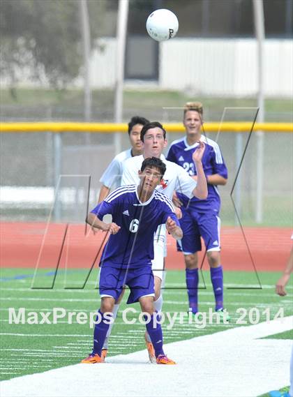 Thumbnail 3 in Liberty vs. Hallsville (UIL 4A Region 2 Semifinal) photogallery.