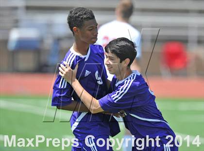 Thumbnail 1 in Liberty vs. Hallsville (UIL 4A Region 2 Semifinal) photogallery.