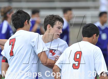 Thumbnail 1 in Liberty vs. Hallsville (UIL 4A Region 2 Semifinal) photogallery.