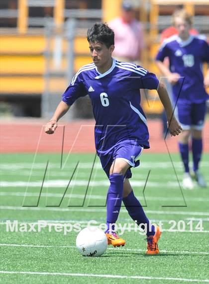 Thumbnail 2 in Liberty vs. Hallsville (UIL 4A Region 2 Semifinal) photogallery.