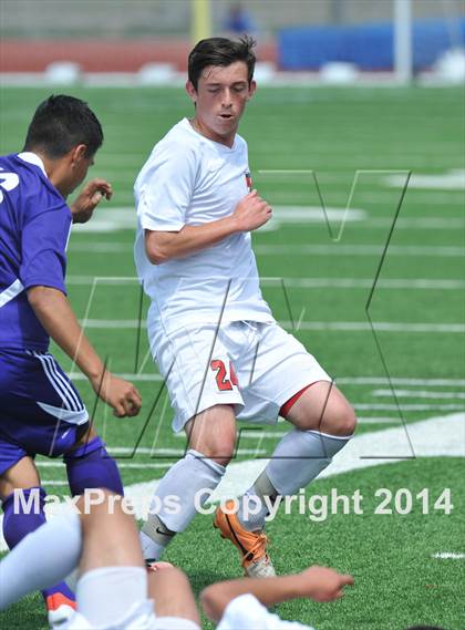 Thumbnail 2 in Liberty vs. Hallsville (UIL 4A Region 2 Semifinal) photogallery.