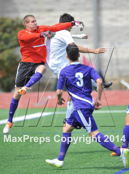 Thumbnail 2 in Liberty vs. Hallsville (UIL 4A Region 2 Semifinal) photogallery.