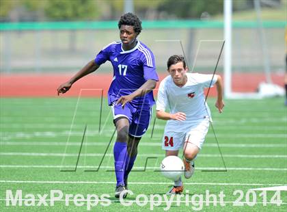 Thumbnail 1 in Liberty vs. Hallsville (UIL 4A Region 2 Semifinal) photogallery.