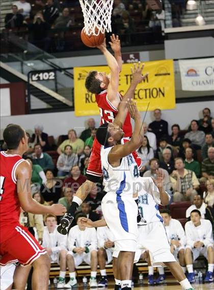 Thumbnail 2 in Burlingame vs. Sacred Heart Cathedral (CIF CCS D3 Final) photogallery.