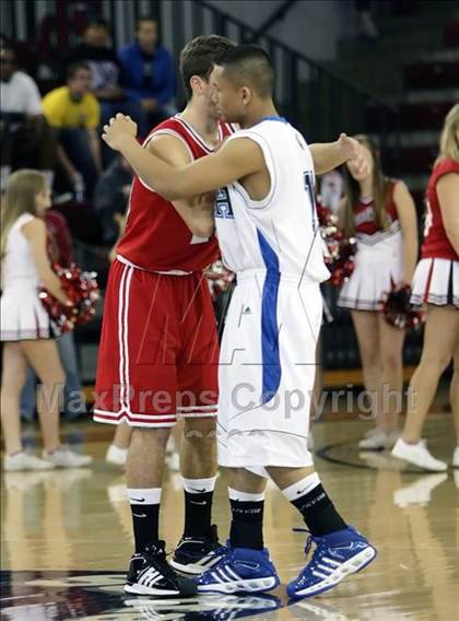 Thumbnail 2 in Burlingame vs. Sacred Heart Cathedral (CIF CCS D3 Final) photogallery.