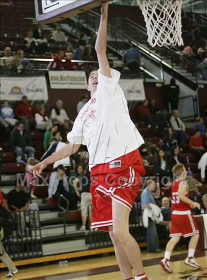 Thumbnail 2 in Burlingame vs. Sacred Heart Cathedral (CIF CCS D3 Final) photogallery.