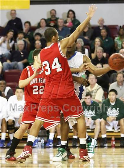 Thumbnail 3 in Burlingame vs. Sacred Heart Cathedral (CIF CCS D3 Final) photogallery.