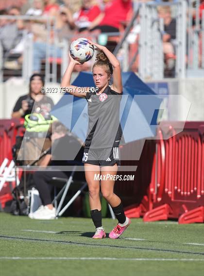 Thumbnail 2 in Brighton vs. Bountiful (UHSAA 5A Semifinal) photogallery.